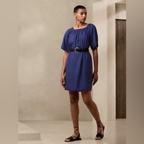 Banana Republic Factory Dresses & Skirts - Banana Republic Navy Belted dress